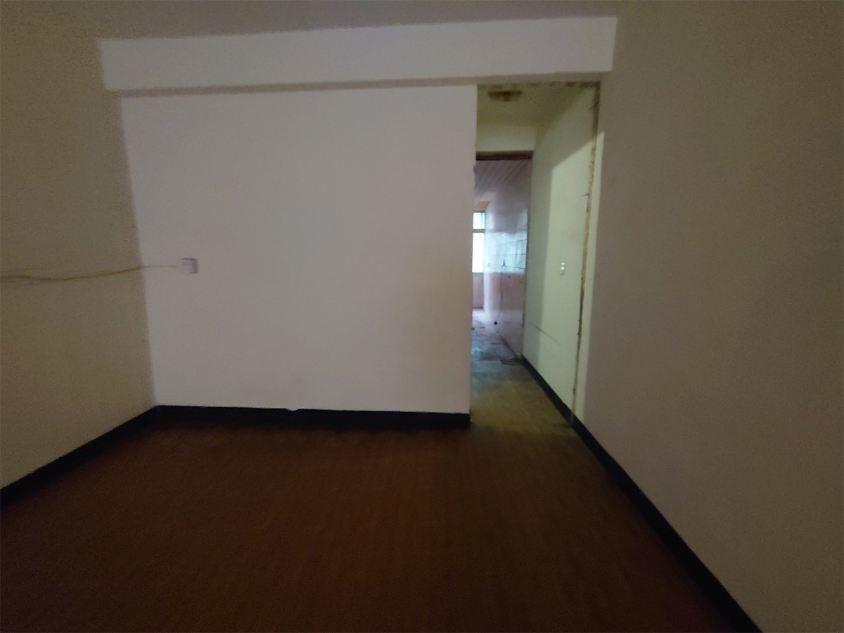 台南老屋2F白牆隔間與門洞施工前現況
